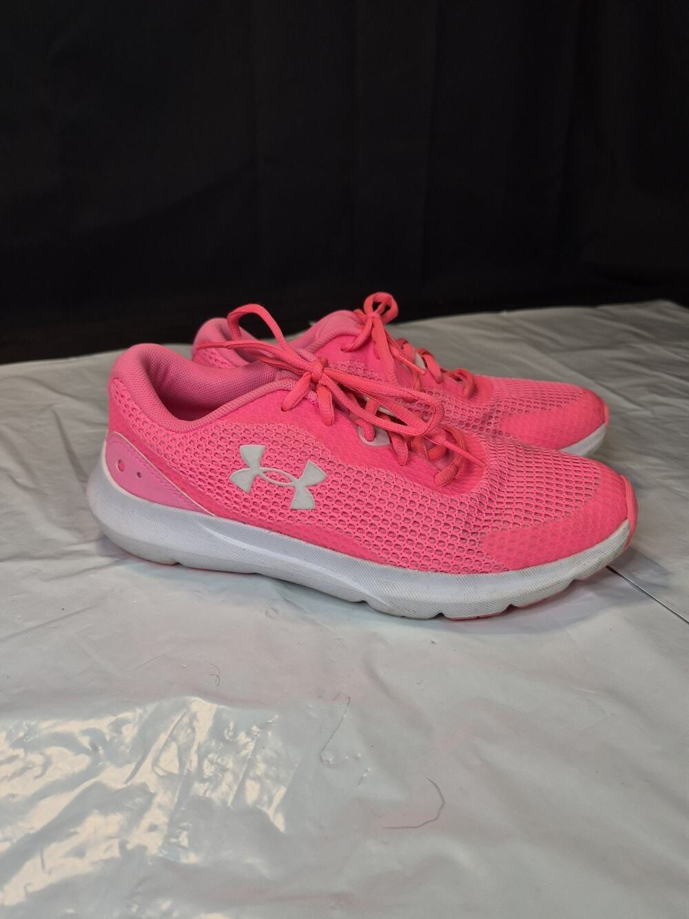 Under Armour Womans Size 7.5 Shoe Surge 3 Running Athletic Shoes Pink